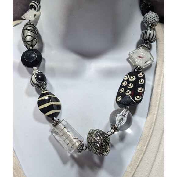 Handmade Chunky Abstract Black And White Glass Beaded Necklace - Picture 2 of 6